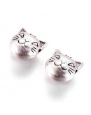 Gato. Aleación de cobre. Color plata antigua. 8x8x5 mm. 2 mm perforación. 10 unidades. Gato. Aleación de cobre. Color plata antigua. 8x8x5 mm. 2 mm perforación. 10 unidades.