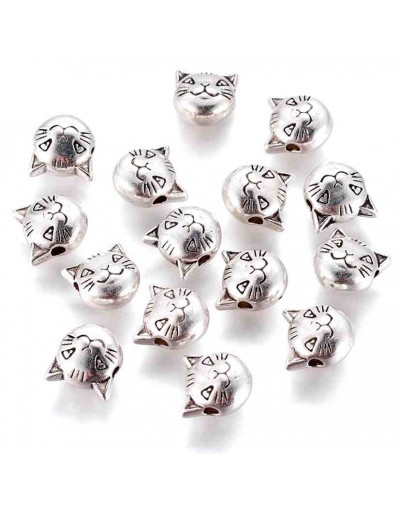 Gato. Aleación de cobre. Color plata antigua. 8x8x5 mm. 2 mm perforación. 10 unidades.