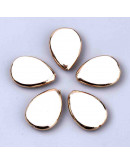 Concha de mar. Gota. Golden Plated. 18x13x4 milímetros. 0,8 mm perforación. 1 unidad.