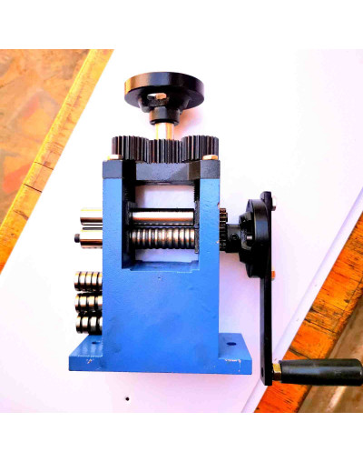 Mini laminadora/estirado de anillos. Laminadora media caña 1.6 a 4 mm. Rodillos laterales removible.