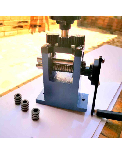 Mini laminadora/estirado de anillos. Laminadora media caña 1.6 a 4 mm. Rodillos laterales removible.