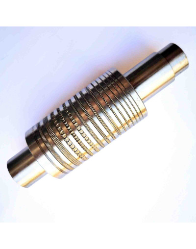 Rodillo con patrones (1). Para laminadora. 140 mm rodillo, 75 mm zona trabajo. De 0,7 a 3,7mm. 1 ud.