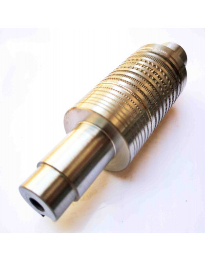 Rodillo con patrones (1). Para laminadora. 140 mm rodillo, 75 mm zona trabajo. De 0,7 a 3,7mm. 1 ud.