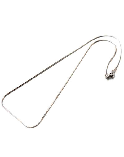 Acero inoxidable. Color plateado. Snake chain. Con cierre. 45 cm largo. 1 mm diametro. 1 unidad.