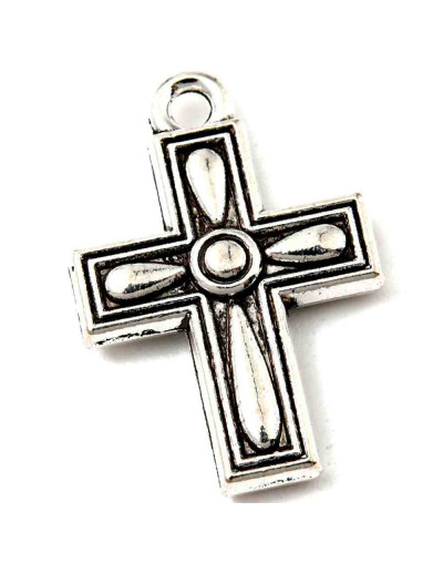Cruz. Aleación de cobre. Color plateado. 21,5x14,5x3 mm. 1,6 mm perforación. 4 unidades.