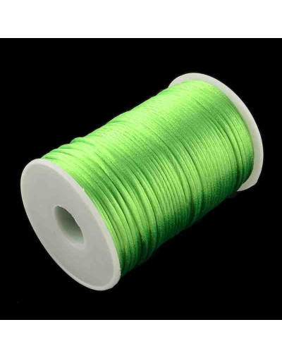 Cordón de nylon. Acabado satén. 2 milímetros grosor. Color: LIME. 5 metros.