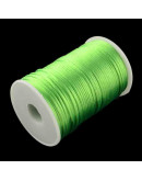 Cordón de nylon. Acabado satén. 2 milímetros grosor. Color: LIME. 90 metros cono. Cordón de nylon. Acabado satén. 2 milímetros grosor. Color: LIME. 90 metros cono.