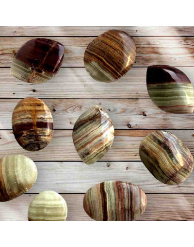 Onix Verde. Origen: Perú. Dije ranurado. Varias formas. 1 unidad.