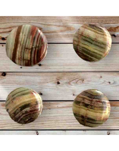 Onix Verde. Origen: Perú. Dije ranurado. Varias formas. 1 unidad.