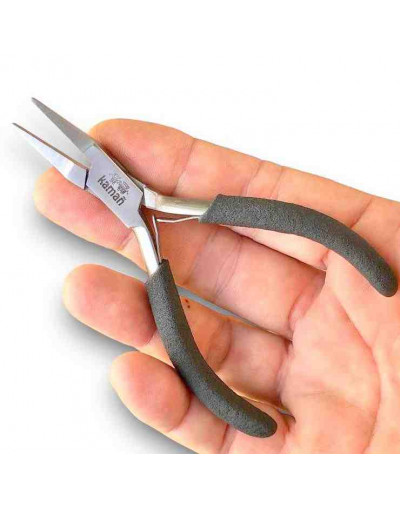 Pinza plana. KAMAÑ. Acero inoxidable. 115 milímetros largo. 20 mm punta. 1 unidad.