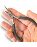 Pinza media caña. KAMAÑ. Acero inoxidable. 115 milímetros largo. 20 mm punta. 1 unidad. Pinza media caña. KAMAÑ. Acero inoxidable. 115 milímetros largo. 20 mm punta. 1 unidad.