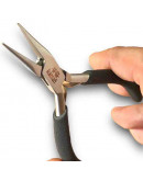 Pinza media caña. KAMAÑ. Acero inoxidable. 115 milímetros largo. 20 mm punta. 1 unidad. Pinza media caña. KAMAÑ. Acero inoxidable. 115 milímetros largo. 20 mm punta. 1 unidad.