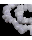 Chips 5-8 milímetros. Jade Blanco. 0,8 mm perforación. 250 unidades hilo aproximado. 1 hilo.