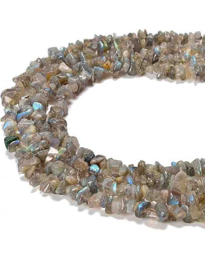 Chips 5-8 milímetros. Labradorita. 0,8 mm perforación. 250 unidades hilo aproximado. 1 hilo.