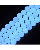 Piedra sintética. Fluorescente. BLUE. 08 mm diámetro. 1 mm perforación. 45 uds hilo aprox. 1 hilo.