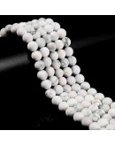 Howlite natural. Blanco mate. 06 milímetros diámetro. 1 mm perforación. 60 uds hilo aprox. 1 hilo. Howlite natural. Blanco mate. 06 milímetros diámetro. 1 mm perforación. 60 uds hilo aprox. 1 hilo.