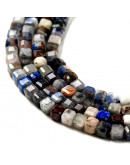 Sodalita. Cubo faceteado. 2x2x2 milímetros. 0,7 mm perforación. 160 uds hilo aprox. 1 hilo.