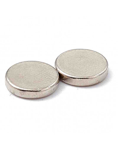 Imán. Redondo. Color plateado. 8x1,5 milímetros. 10 unidades.