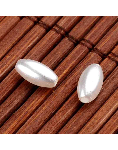 Ovalo. Imitación perla. Color White. 8x4 milímetros. 0,5 mm perforación. 100 unidades aproximado.