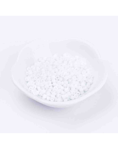 Chaquira. 3 mm. Color Sólido. WHITE. 1 mm perforación. 1 libra. 10000 uds aprox.