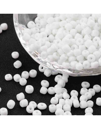 Chaquira. 4 mm. Color Sólido. WHITE. 1,50 mm perforación. 1 libra. 4500 uds aprox.