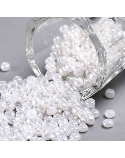 Chaquira. 3 mm. Color Sólido Ceylon. WHITE. 1 mm perforación. 1 libra. 10000 uds aprox.