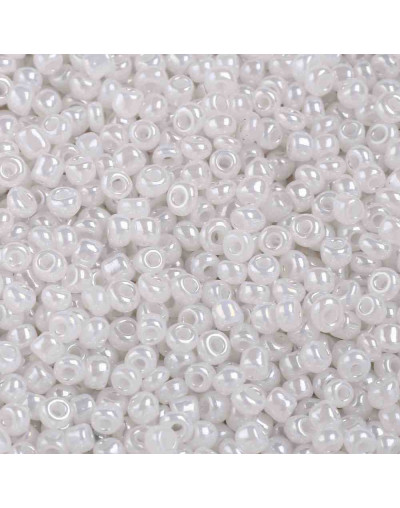 Chaquira. 3 mm. Color Sólido Ceylon. WHITE. 1 mm perforación. 1 libra. 10000 uds aprox.