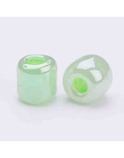 Chaquira. 4 mm. Color Sólido Ceylon. PALE GREEN. 1,50 mm perforación. 1 libra. 4500 uds aprox.