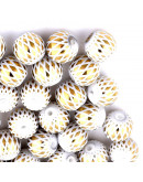 Esfera. Electroplateado-Rombos dorados. 08 milímetros. 1,5 mm perforación. 10 unidades.