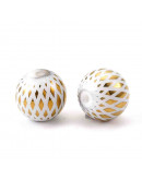 Esfera. Electroplateado-Rombos dorados. 08 milímetros. 1,5 mm perforación. 10 unidades.