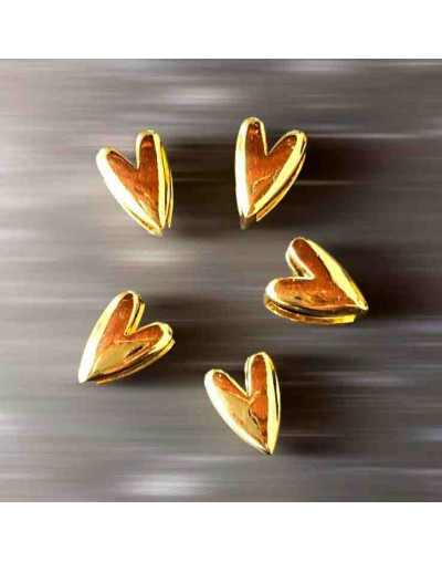 Corazón (6). Aleación de cobre. Baño 18KGold. 13x9x5 milímetros. 13x3 mm perforación. 1 unidad.