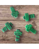 Malaquita sintética. Cruz (1). 8x12x4 milímetros. 1 mm perforación. 1 unidad. Malaquita sintética. Cruz (1). 8x12x4 milímetros. 1 mm perforación. 1 unidad.