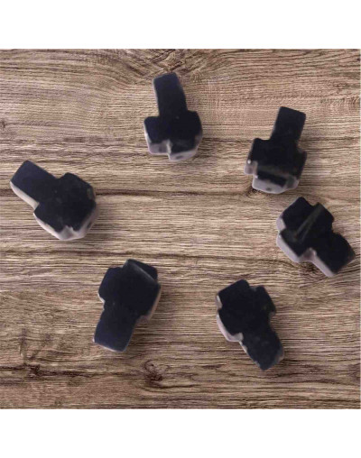 Agata Negra. Cruz (1). 8x12x4 milímetros. 1 mm perforación. 1 unidad.