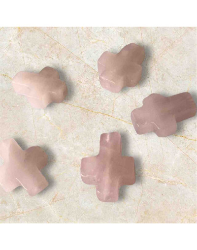 Cuarzo Rosa. Cruz (2). 12x16x5 milímetros. 1 mm perforación. 1 unidad.