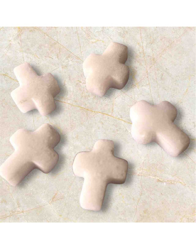 Jade Blanco. Cruz (2). 12x16x5 milímetros. 1 mm perforación. 1 unidad.