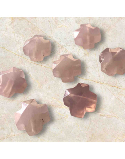 Cuarzo Rosa. Cruz (3). 12x12x6 milímetros. 1 mm perforación. 1 unidad.