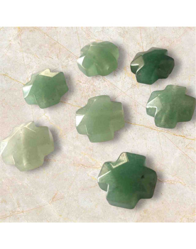 Aventurina Verde. Cruz (3). 12x12x6 milímetros. 1 mm perforación. 1 unidad.