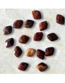 Jásper Rojo. Rombo Faceteado. 10x12x5 milímetros. 1 mm perforación. 1 unidad. Jásper Rojo. Rombo Faceteado. 10x12x5 milímetros. 1 mm perforación. 1 unidad.