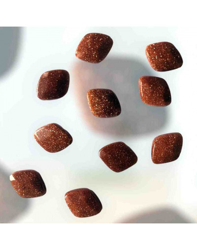 Aventurina Café. Rombo Faceteado. 10x12x5 milímetros. 1 mm perforación. 1 unidad.