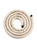 Discos. Color beige. 4 mm diámetro. 1 mm grosor. 380~400 uds hilo. 10 hilos.