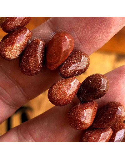 Aventurina Café. Gota Faceteada. Perforación horizontal. 8x12 milímetros. 1 mm perforación. 1 ud.