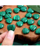 Malaquita Sintética. Corazón (2). 16x5 milímetros. 1 mm perforación. 1 unidad. Malaquita Sintética. Corazón (2). 16x5 milímetros. 1 mm perforación. 1 unidad.