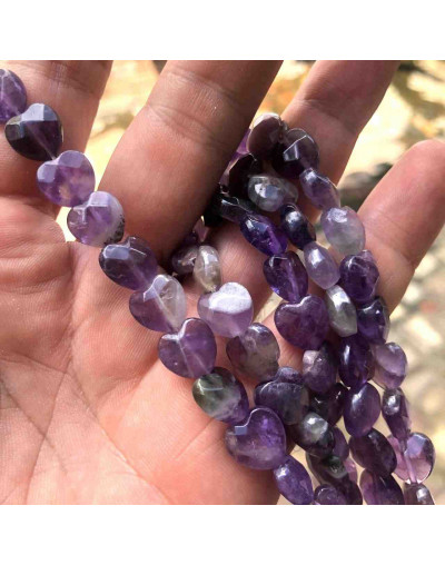 Amatista. Corazón (3). Faceteado. 10x5 milímetros. 1 mm perforación. 1 unidad.