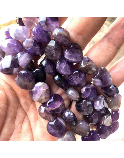 Amatista. Corazón (3). Faceteado. 10x5 milímetros. 1 mm perforación. 1 unidad.