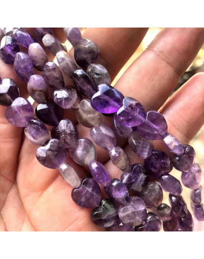 Amatista. Corazón (3). Faceteado. 15x8 milímetros. 1 mm perforación. 1 unidad.