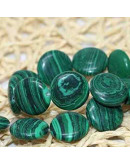 Malaquita Sintética. Moneda. 16x6 milímetros. 1 mm perforación. 1 unidad. Malaquita Sintética. Moneda. 16x6 milímetros. 1 mm perforación. 1 unidad.