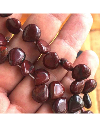 Jásper Rojo. Gota. Perforación horizontal. 10x12 milímetros. 1 mm perforación. 1 unidad.