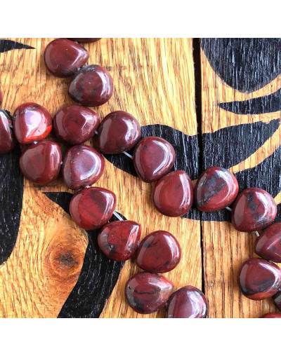 Jásper Rojo. Gota. Perforación horizontal. 10x12 milímetros. 1 mm perforación. 1 unidad.