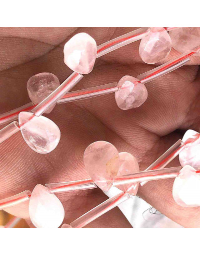 Cuarzo Rosa. Gota Faceteada. Perforación horizontal. 8x12x4 milímetros. 1 mm perforación. 1 unidad.