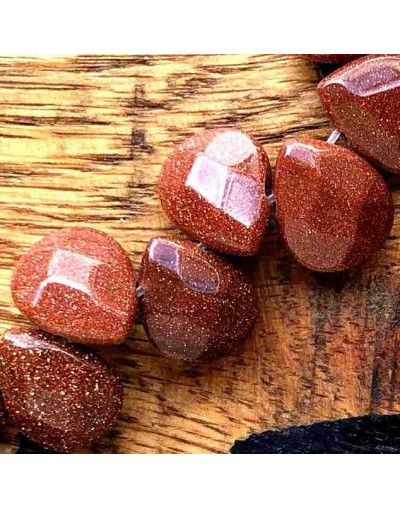 Aventurina Café. Gota Faceteada. Perforación horizontal. 10x12 milímetros. 1 mm perforación. 1 ud.